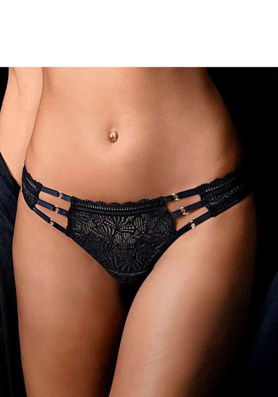 Стринг с экстравагантными ювелирными кольцами спереди.