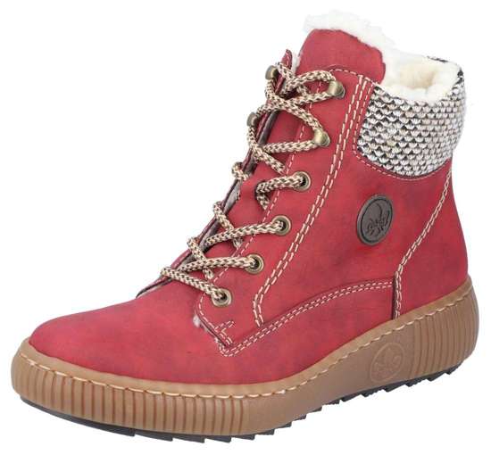 Зимние ботинки с контрастными декоративными швами.