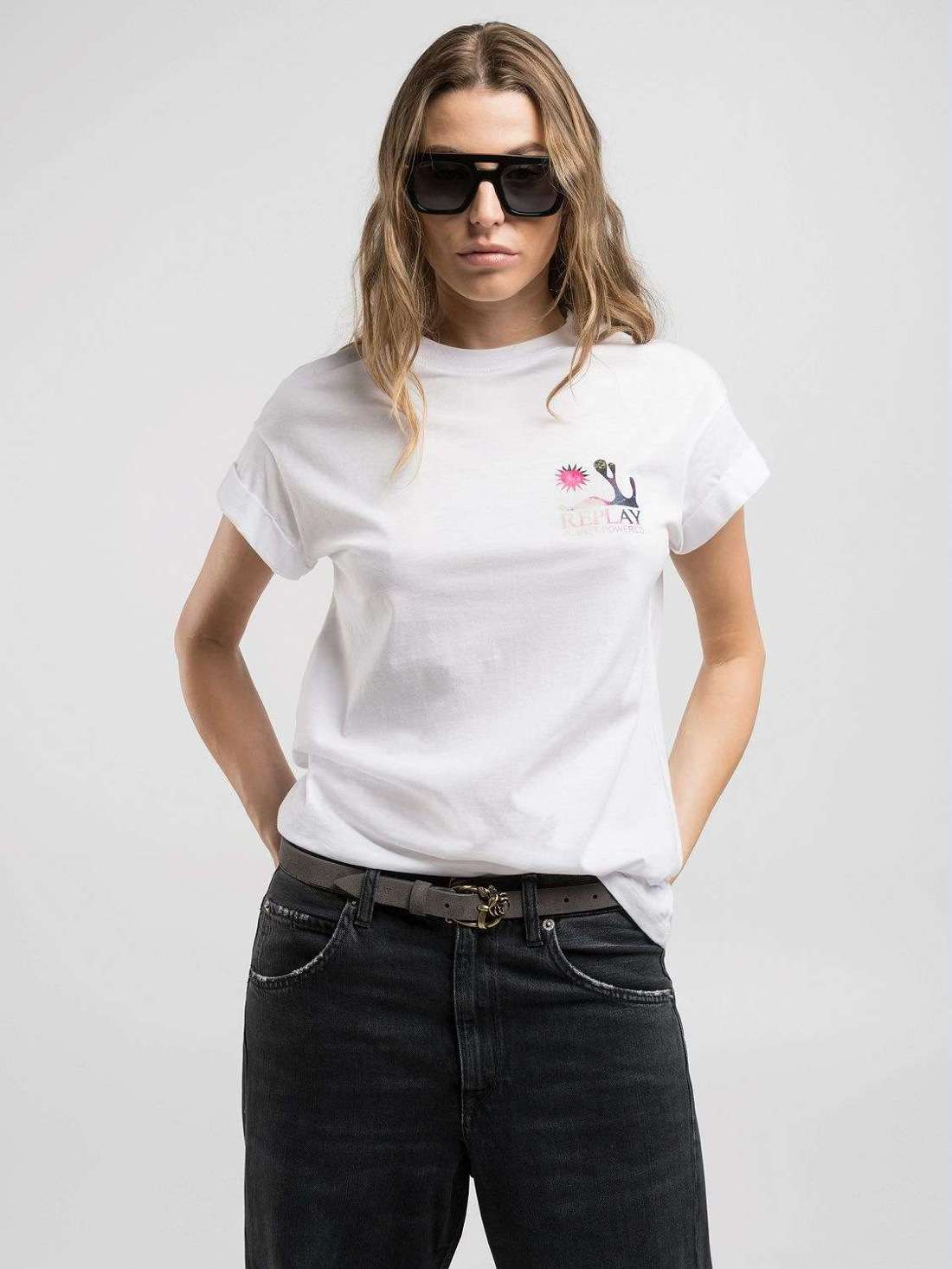 Футболка с подвернутыми рукавами