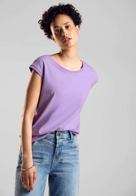 футболка с круглым вырезом