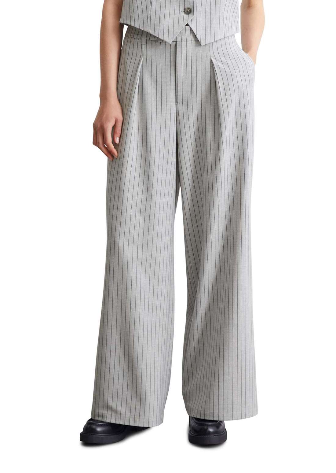 Чинос mit Viskose