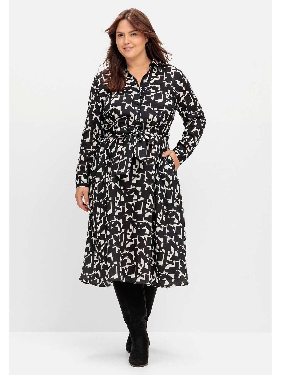 Платье-блузка с графическим принтом по всей поверхности Große Größen