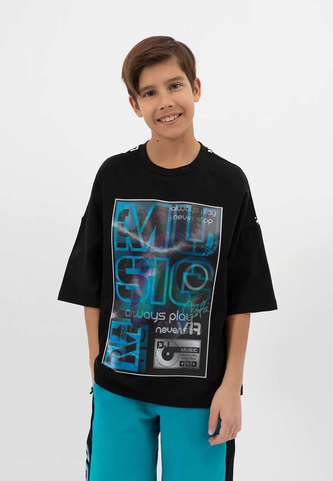 Футболка с крупным принтом спереди