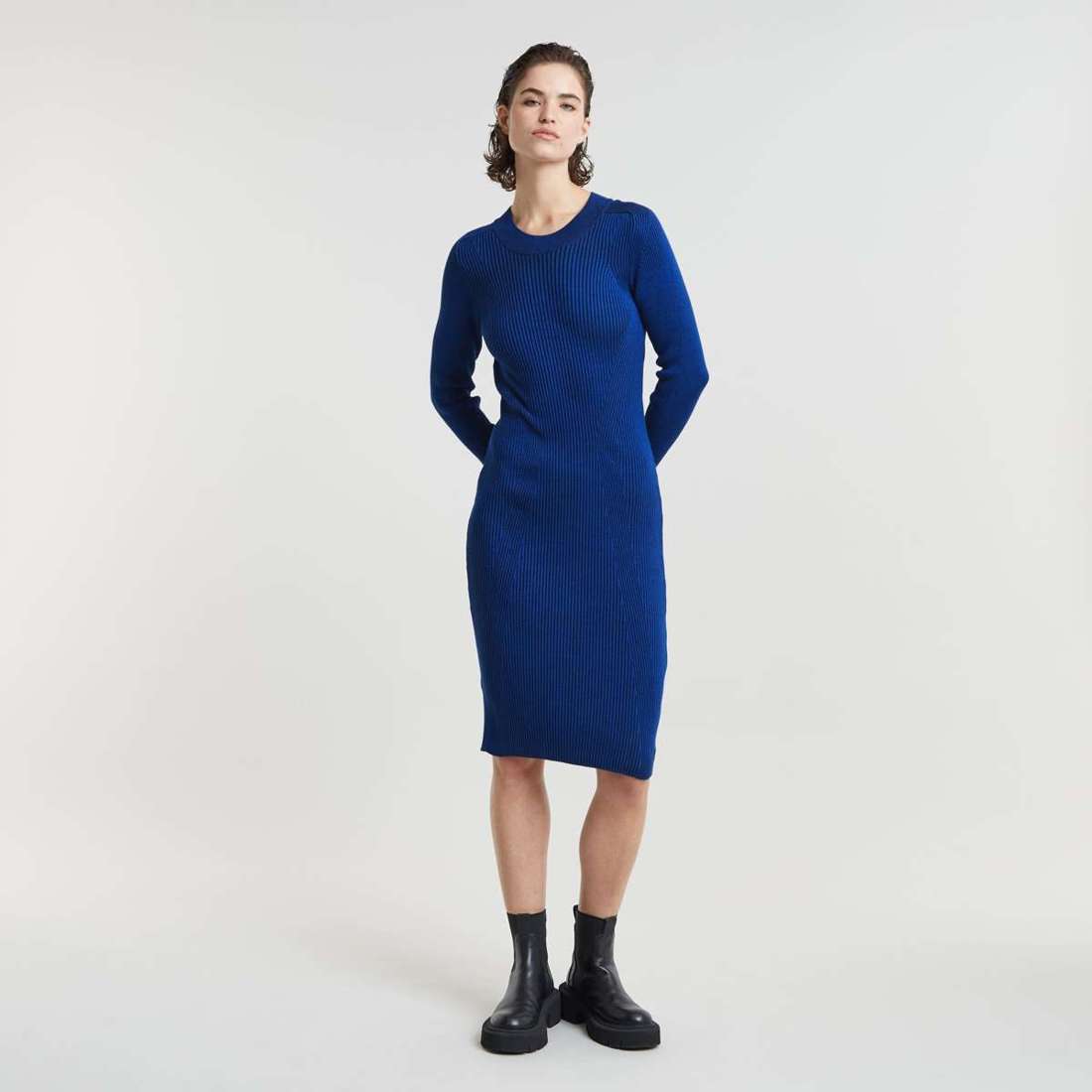 Трикотажное платье Plated Slim Knit Dress