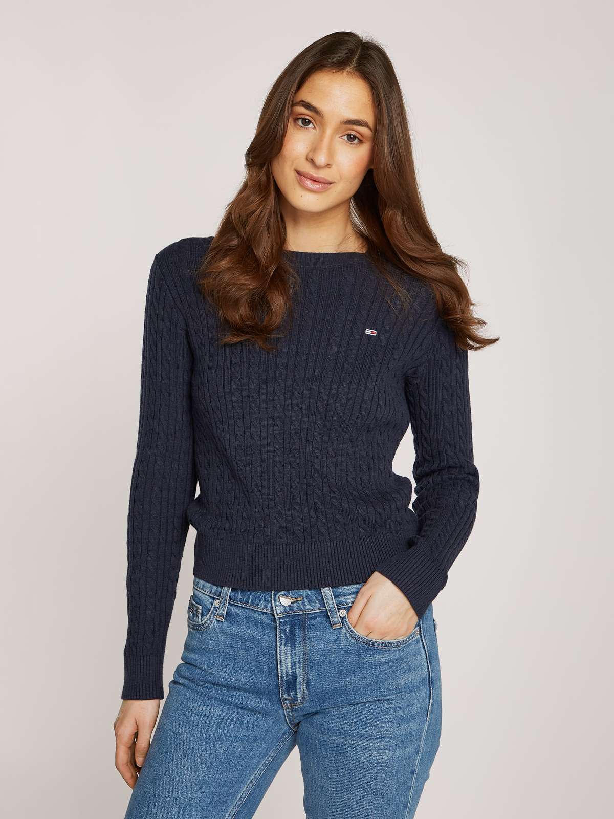 Вязаный свитер косным узором TJW CABLE ESSENTIAL SWEATER