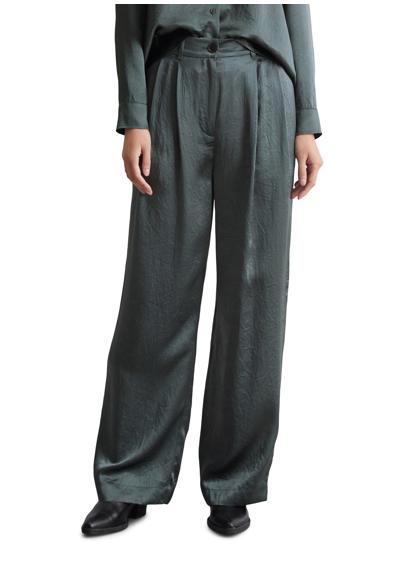 Чинос aus Naia™ Satin in Crinkle-Qualitat