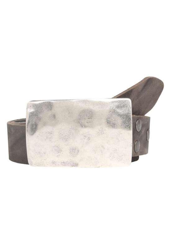 Кожаный ремень с кованой квадратной пряжкой