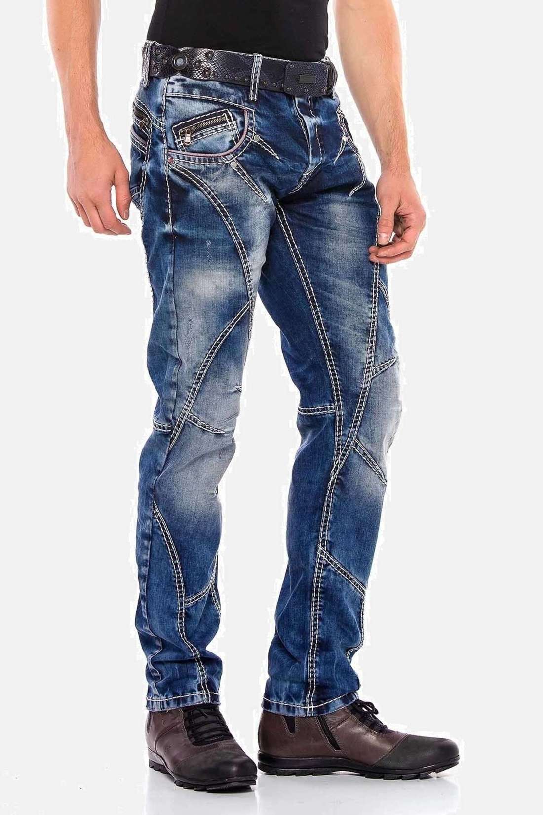 Прямые джинсы с модными декоративными швами. Jeans