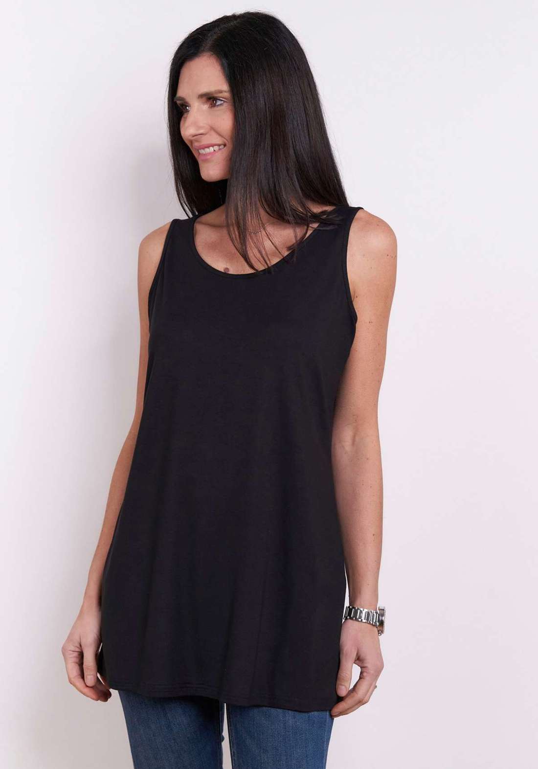 Длинный топ в простом дизайне