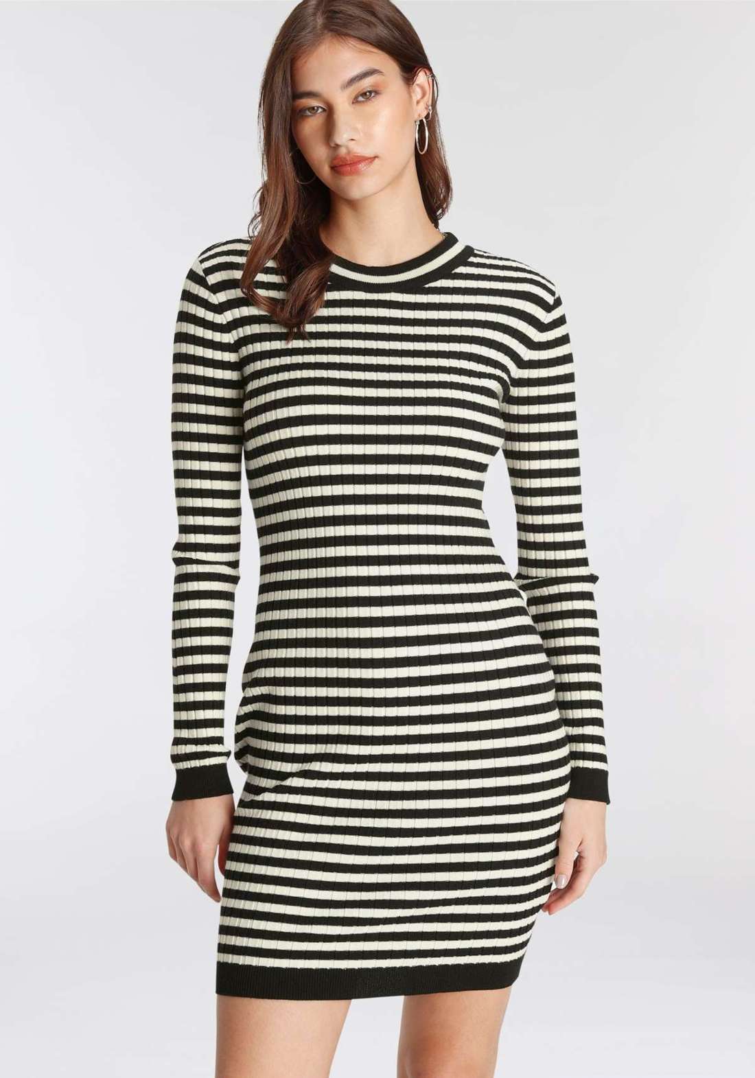 Трикотажное платье в полоску