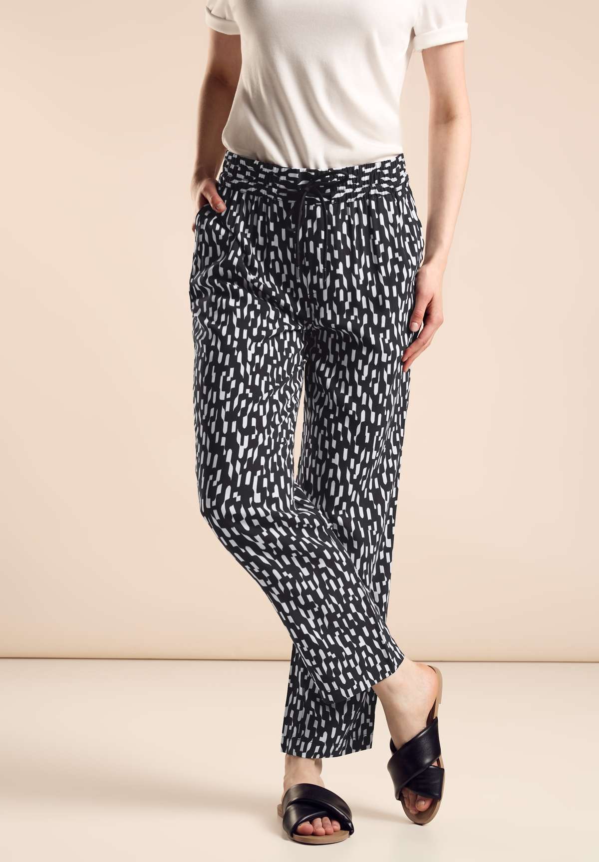 Брюки из ткани с графическим рисунком Style BONNY