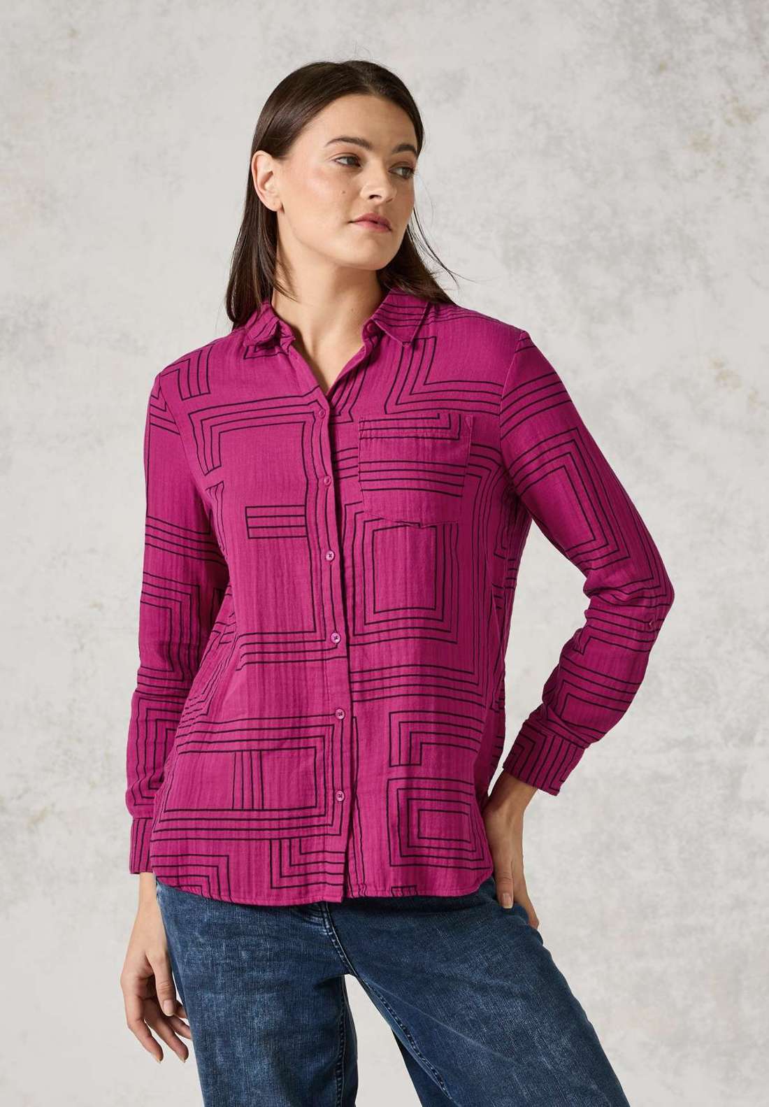 Блузка с длинными рукавами и планкой на пуговицах