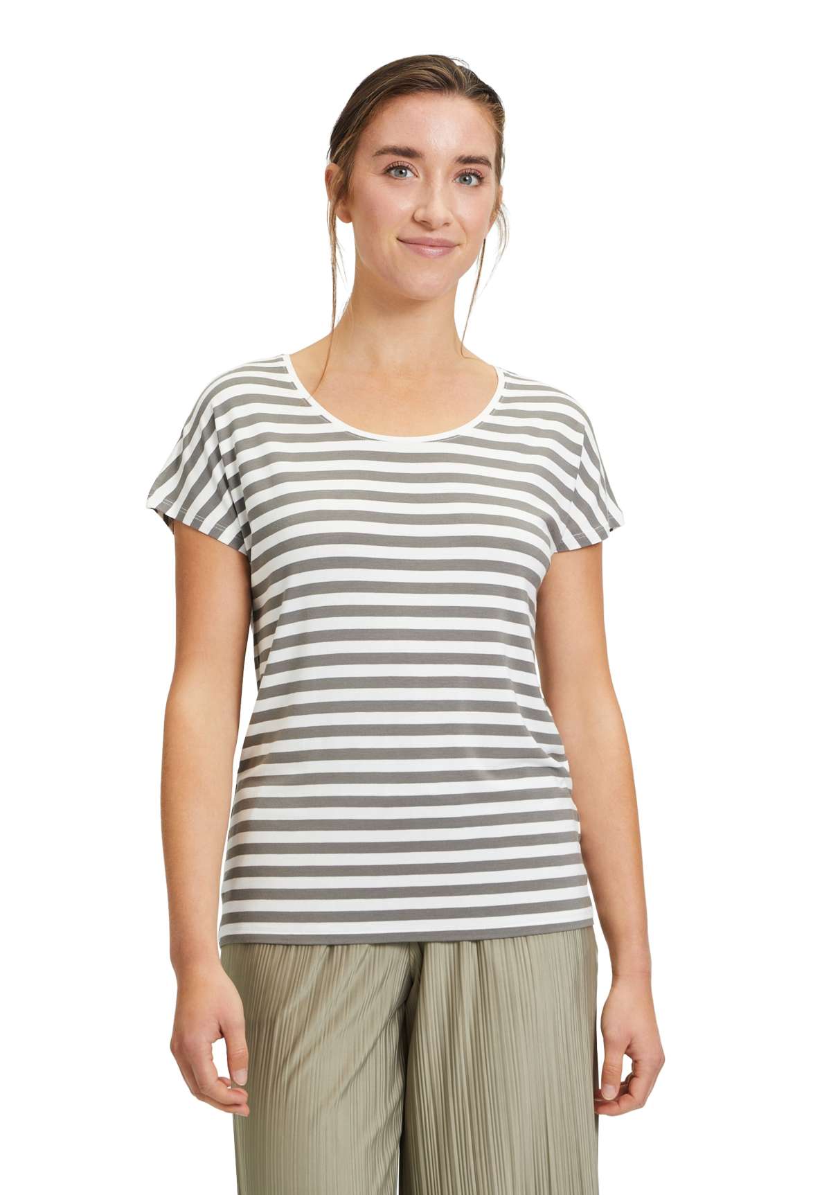 Рубашка с коротким рукавом Basic Shirt mit Rundhalsausschnitt
