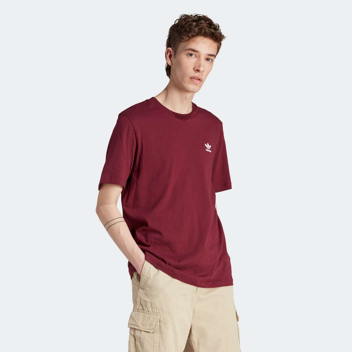футболка ESSENTIAL TEE