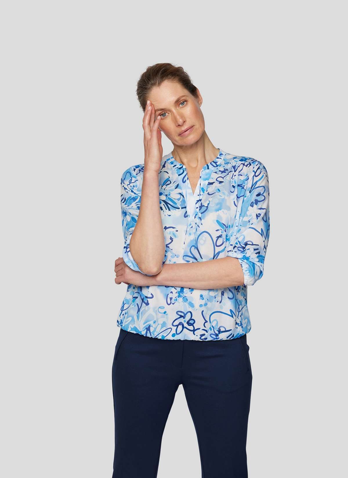 Классическая блузка Sommerliche Bluse mit Blumenmuster