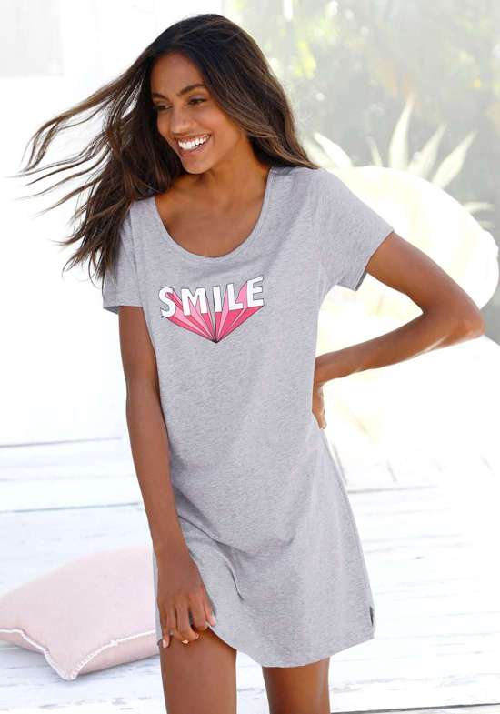 Ночная рубашка с эффектным принтом