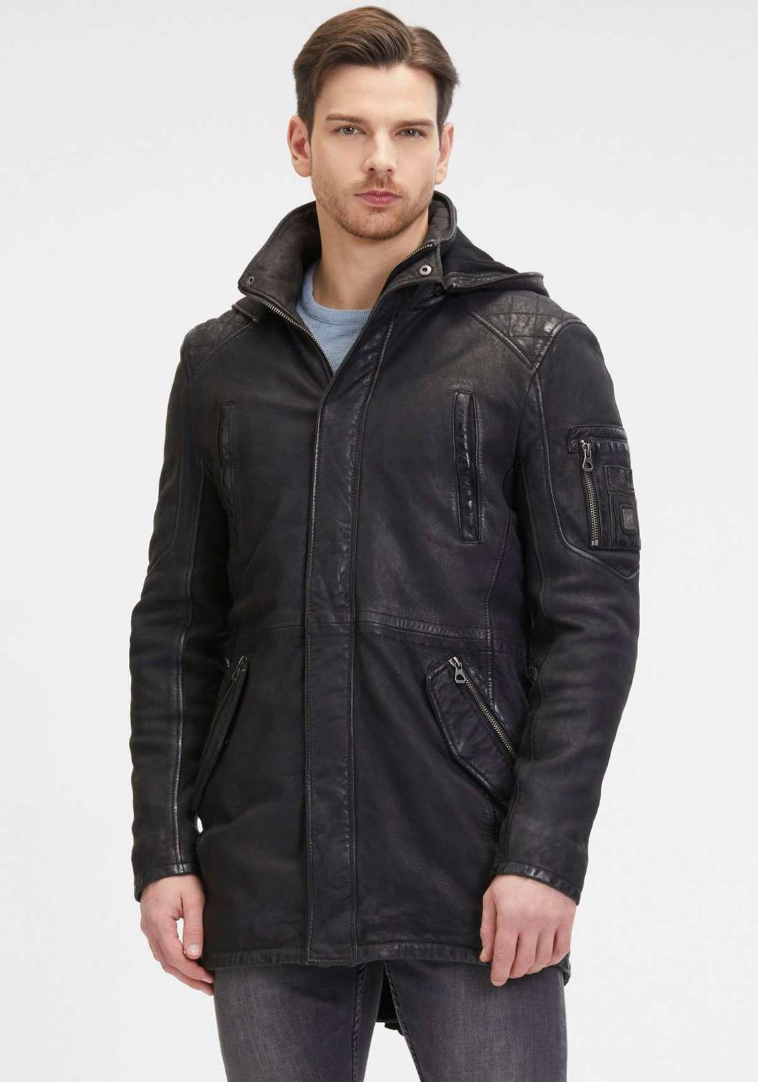 Кожаная куртка с капюшоном GMElio