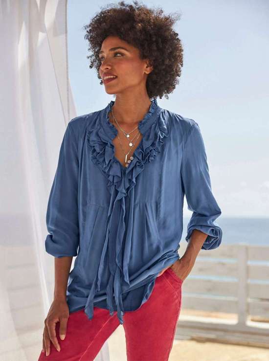 блузка с рюшами