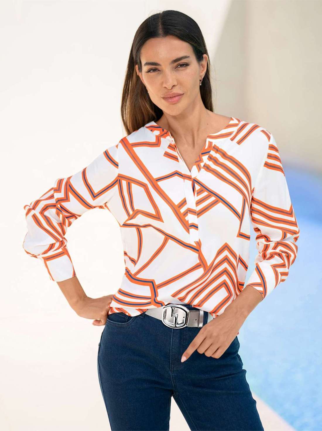 Блузка с длинными рукавами