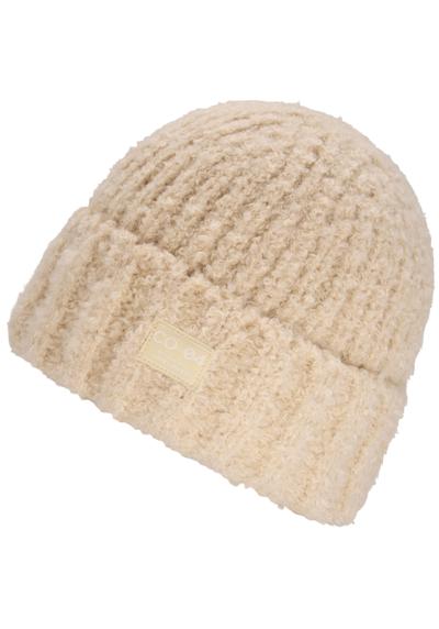 Вязаная шапка из очень пушистой пряжи. Betsy Hat