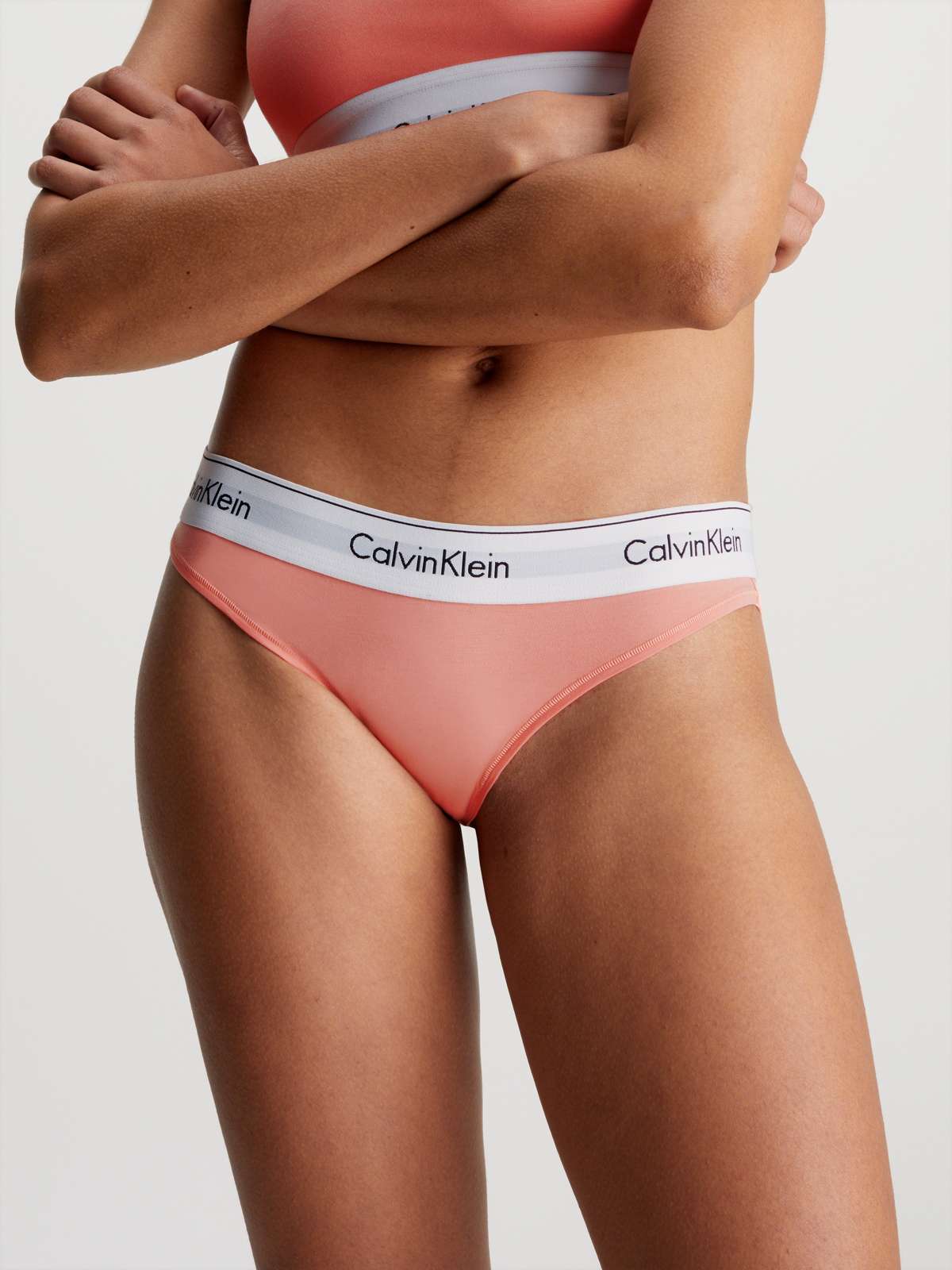 Трусики бикини с логотипом CK на поясе. BIKINI
