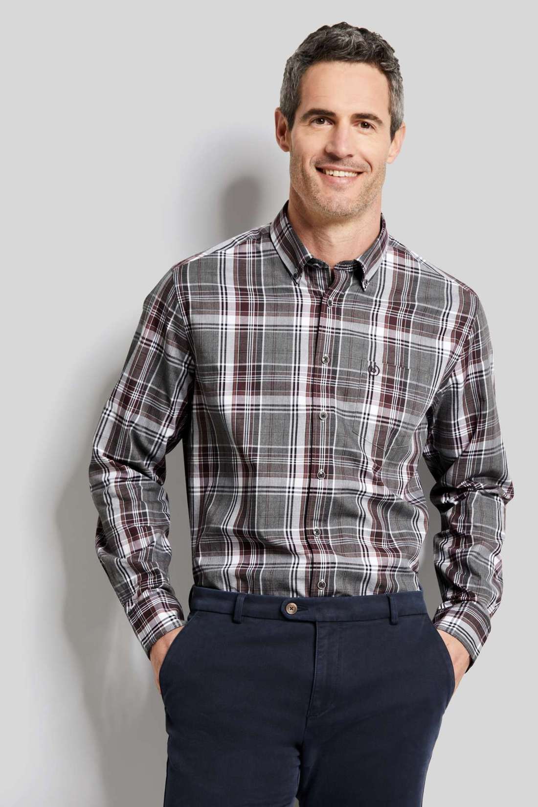 Рубашка с длинными рукавами и клетчатым узором