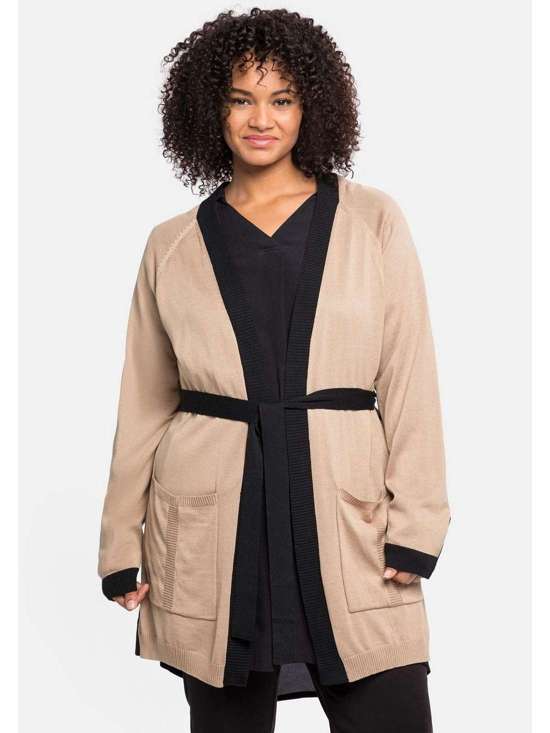 Длинный кардиган с завязывающимся поясом и контрастными деталями. Große Größen