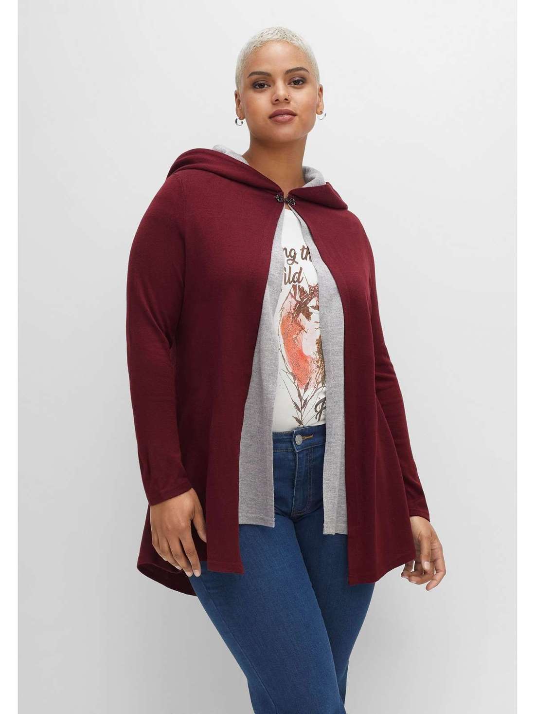 Кардиган с капюшоном и двухслойной обработкой. Große Größen