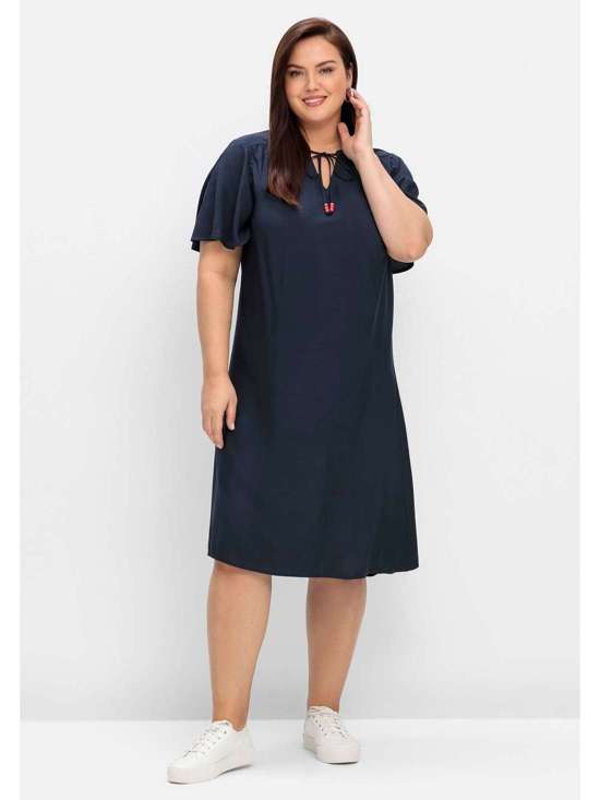 Платье-туника с разрезом и завязкой на вырезе Große Größen