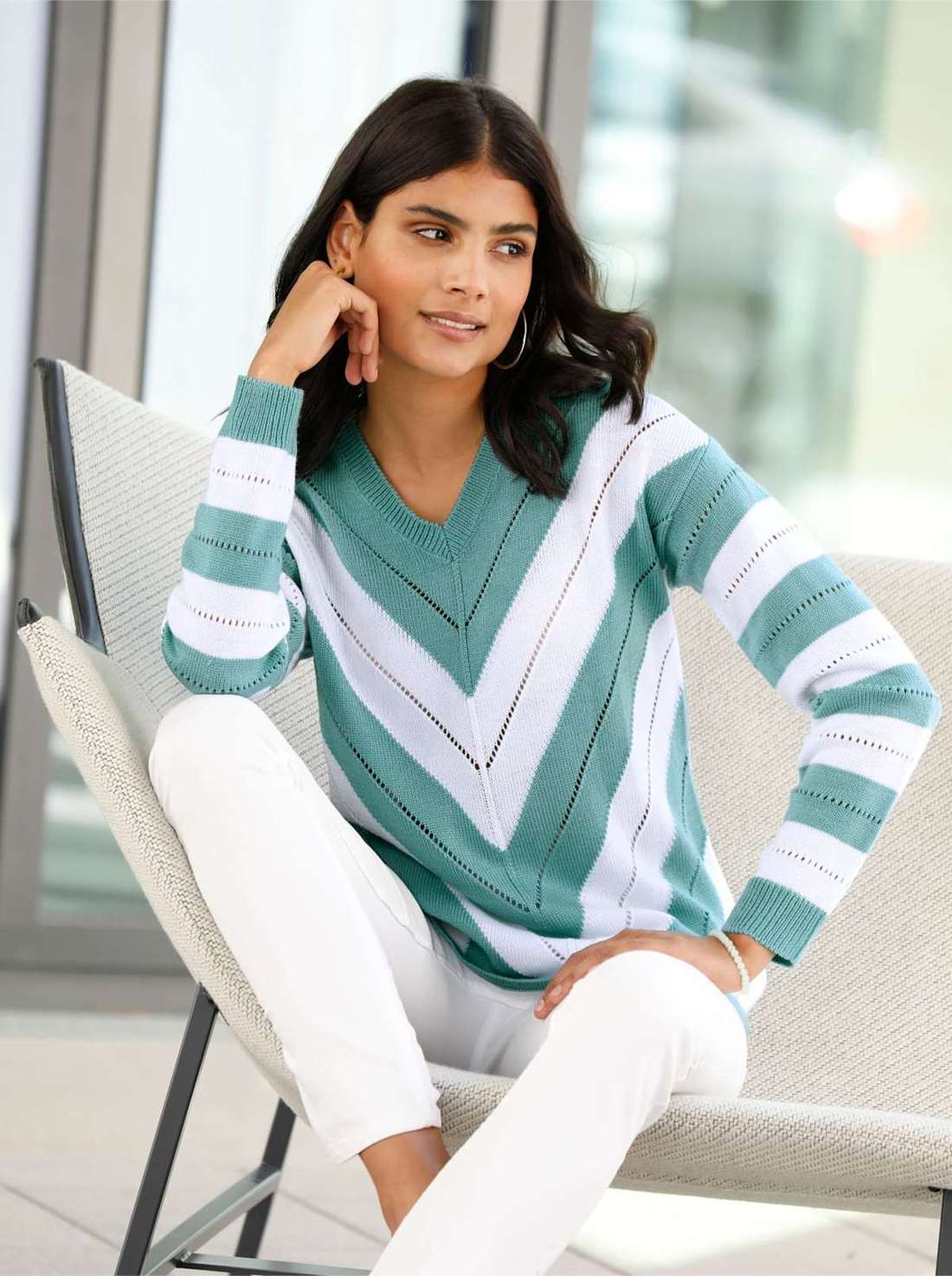 свитер с V-образным вырезом Pullover