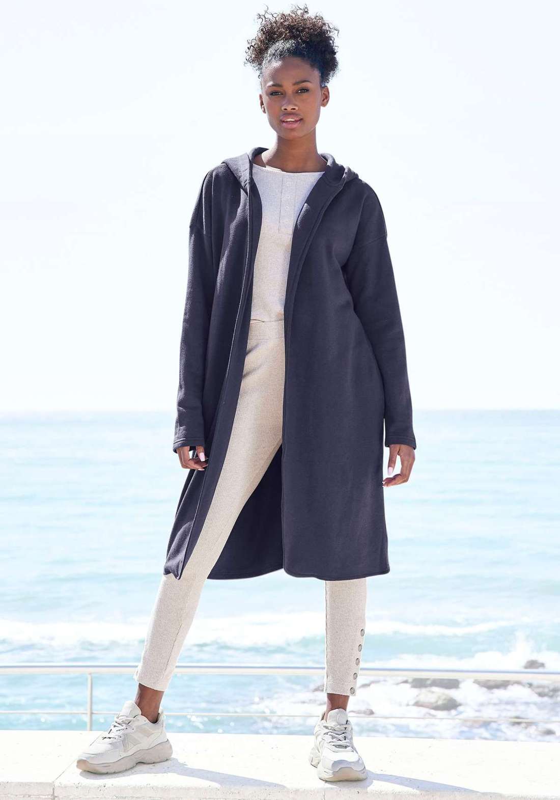 Толстовка с капюшоном свободного кроя