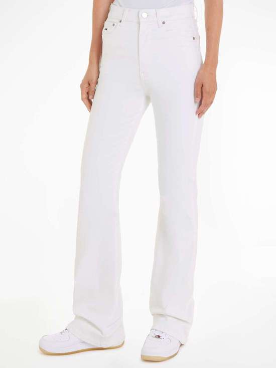 Удобные джинсы с фирменной этикеткой. Sylvia