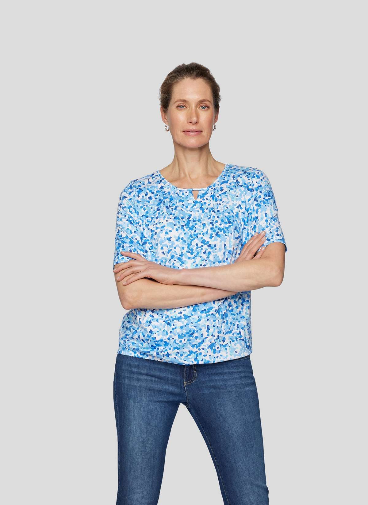 Рубашка с принтом T-Shirt mit Tupfenmusterung