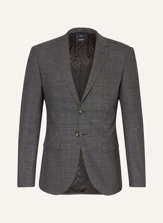 Куртка очень узкого кроя