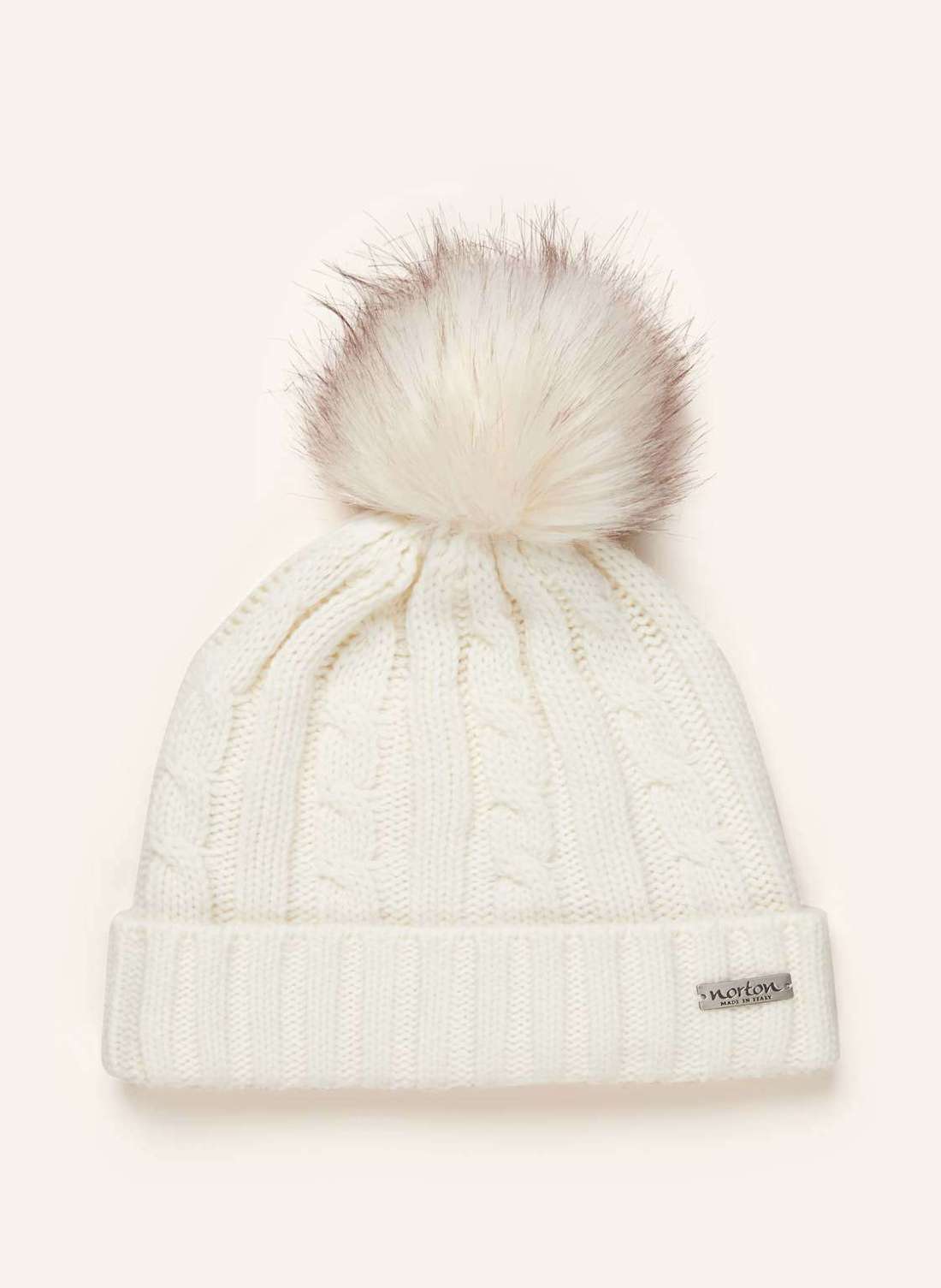 Шапка с помпоном из искусственного меха