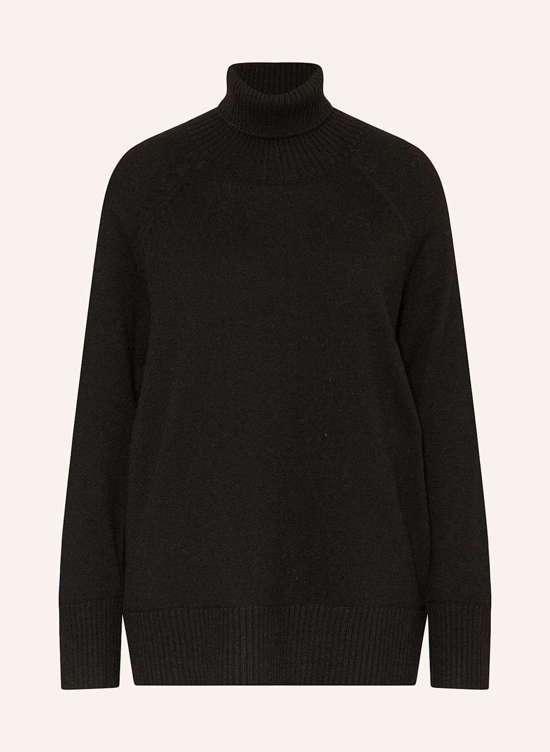 Пуловер с высоким воротником