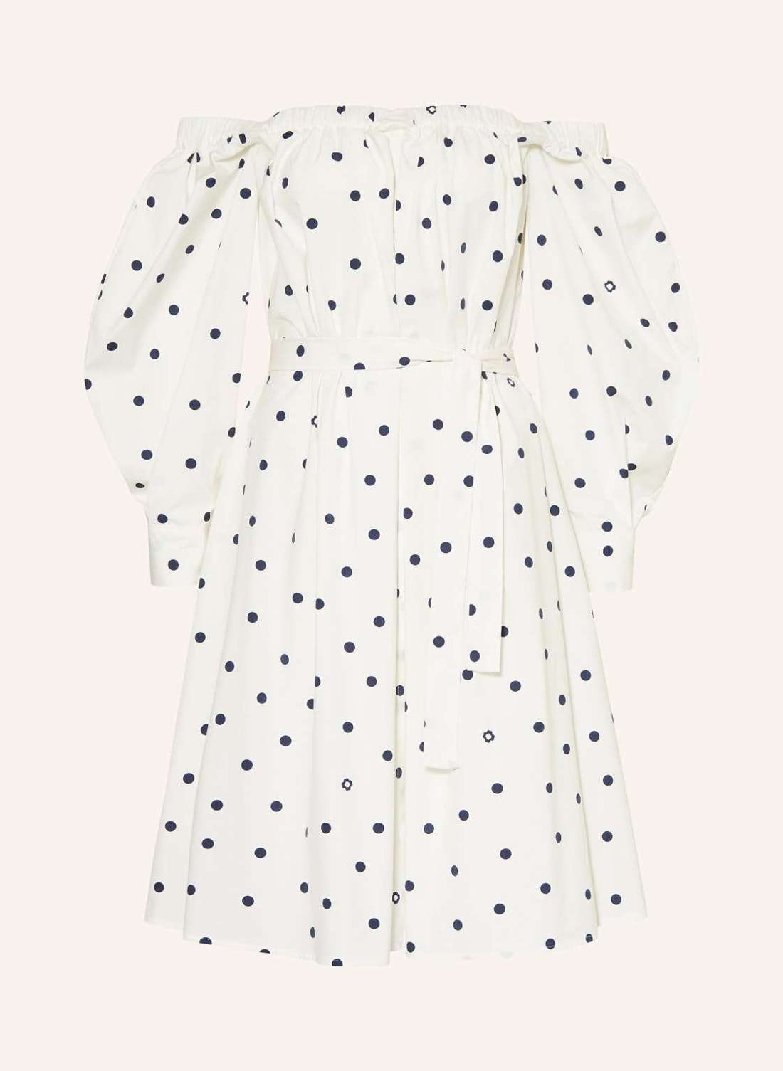 Платье с рукавами 3/4