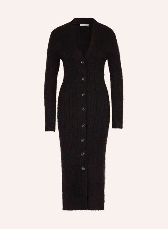 Вязаное платье из альпаки