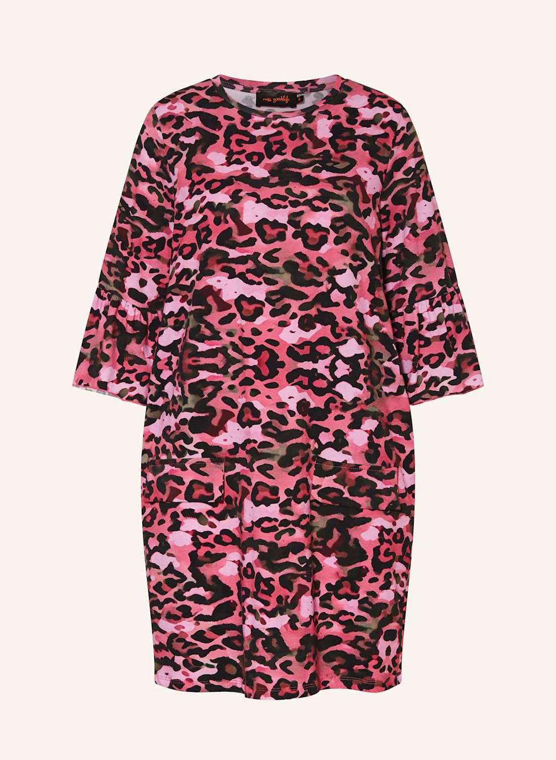 Платье с рукавами 3/4