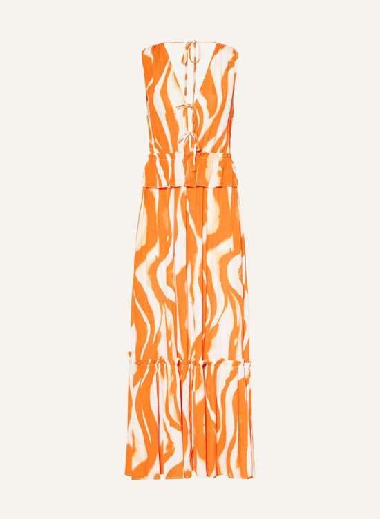 Платье с рюшами