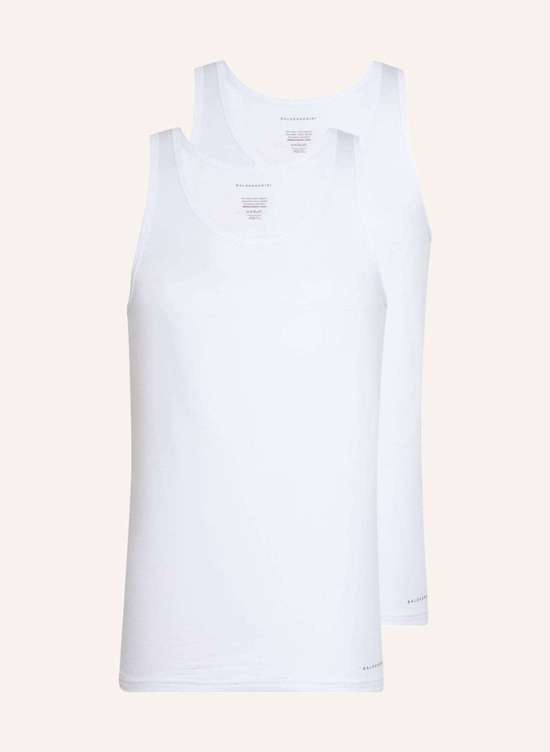 В упаковке 2 майки