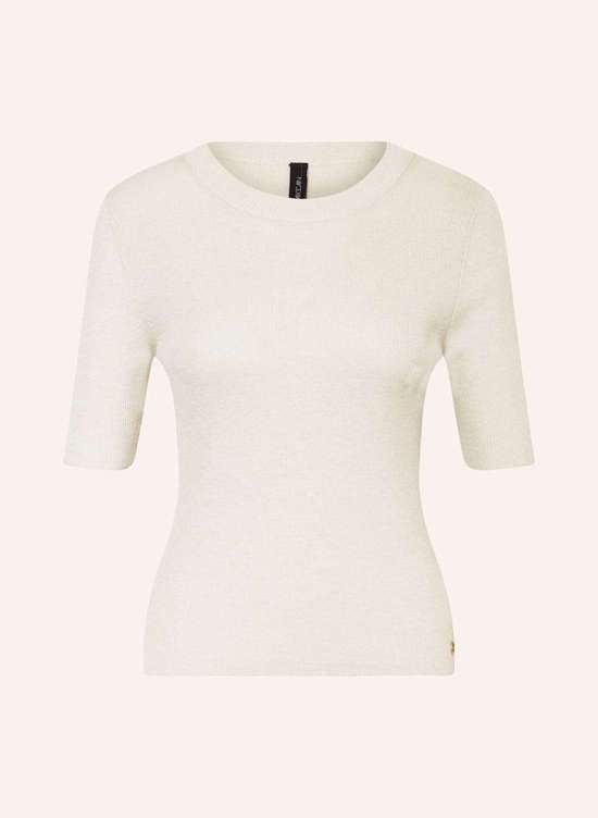 Вязаная рубашка из блестящей пряжи