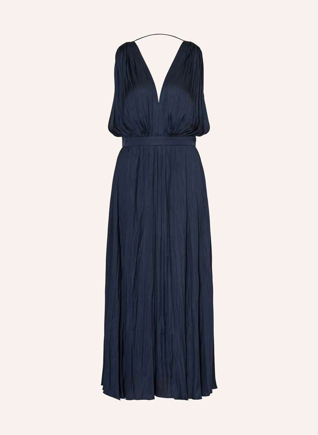 Атласное платье со складками