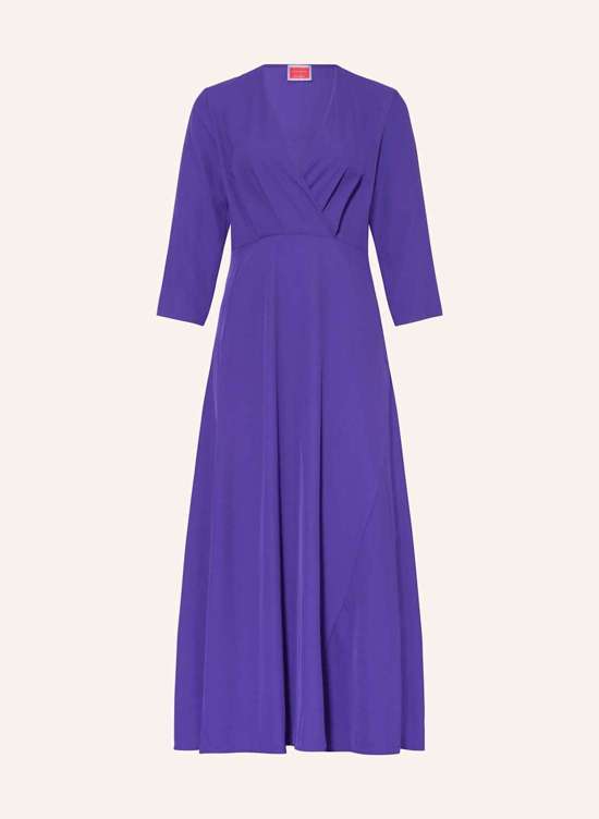 Платье с рукавами 3/4