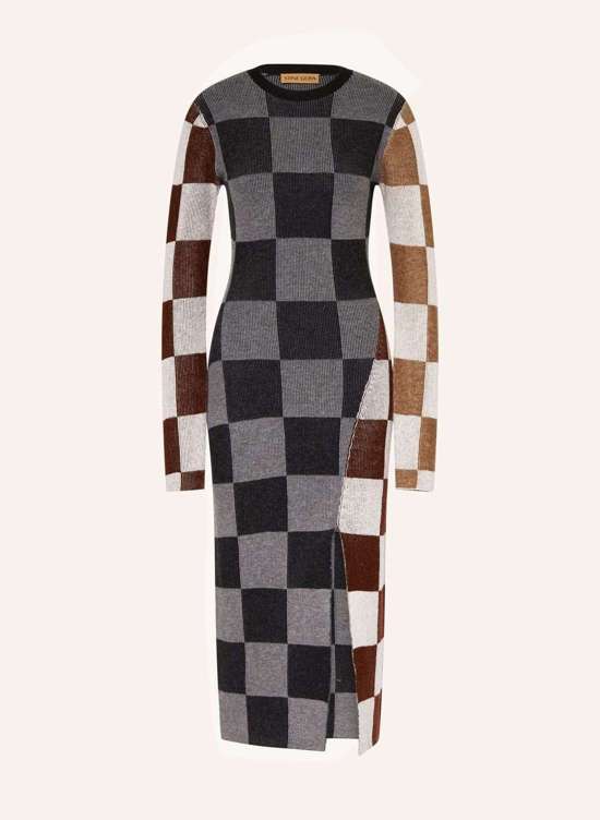 Трикотажное платье