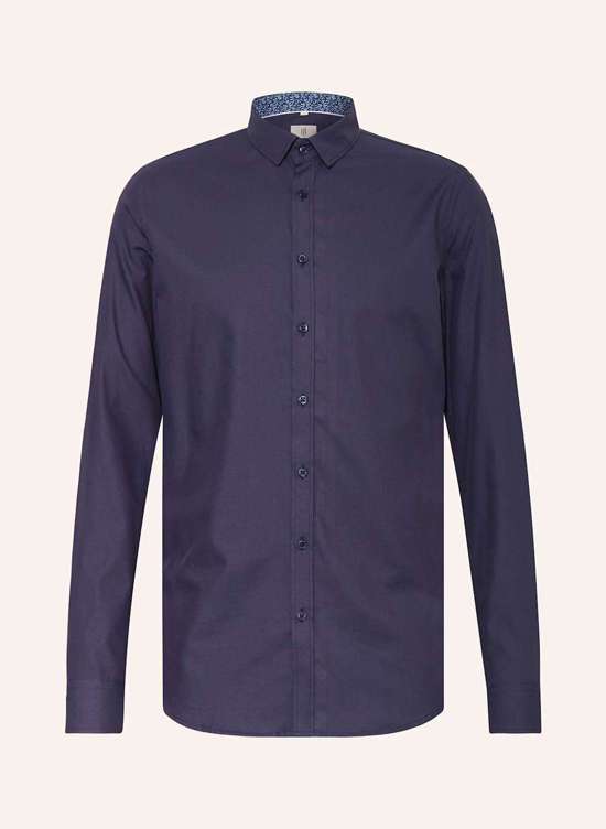 Рубашка очень узкого кроя