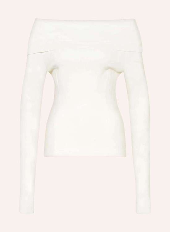 Блузка с открытыми плечами