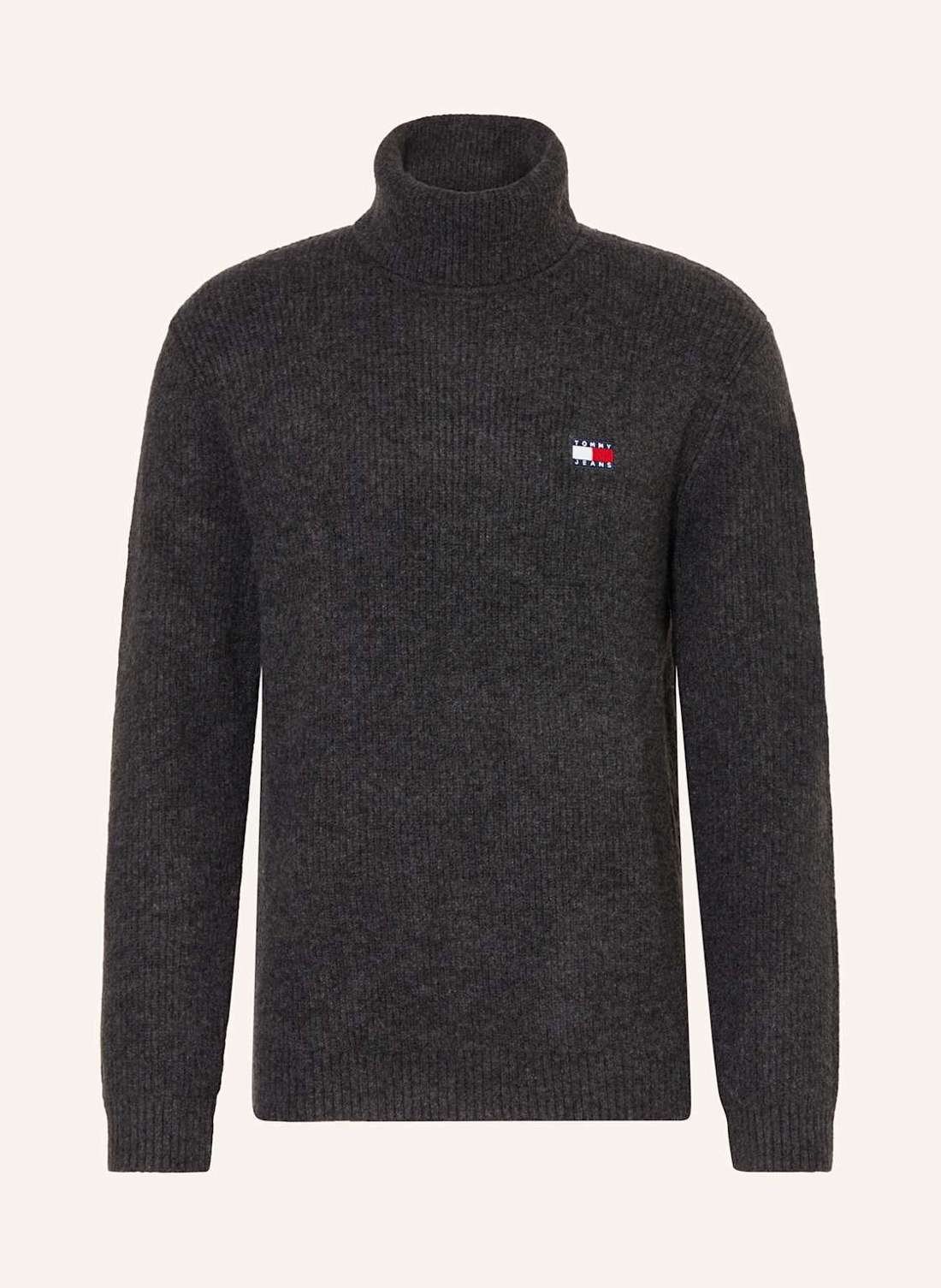 Свитер с высоким воротником