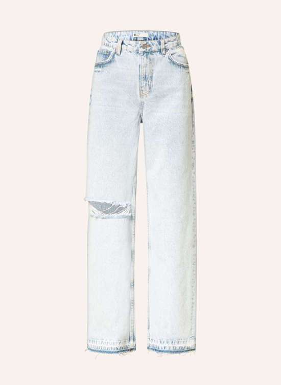 Потертые джинсы