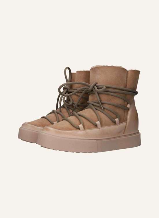 Ботинки на шнуровке